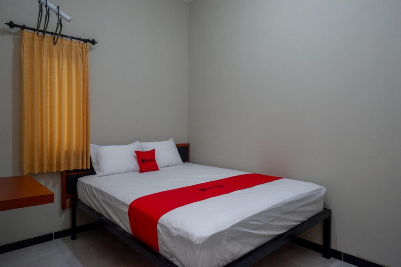 Отель Reddoorz Near Kampus Ump Purwokerto 2 Sumbang Экстерьер фото