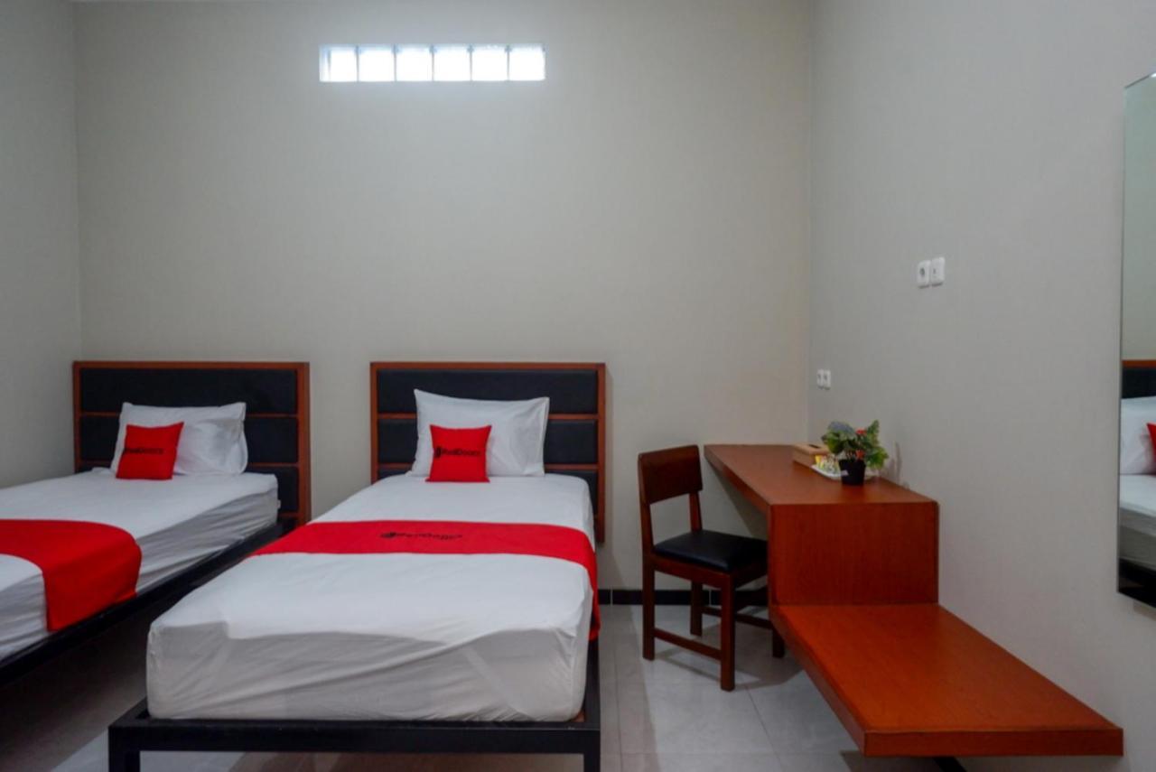 Отель Reddoorz Near Kampus Ump Purwokerto 2 Sumbang Экстерьер фото