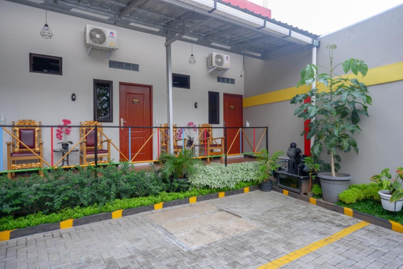 Отель Reddoorz Near Kampus Ump Purwokerto 2 Sumbang Экстерьер фото