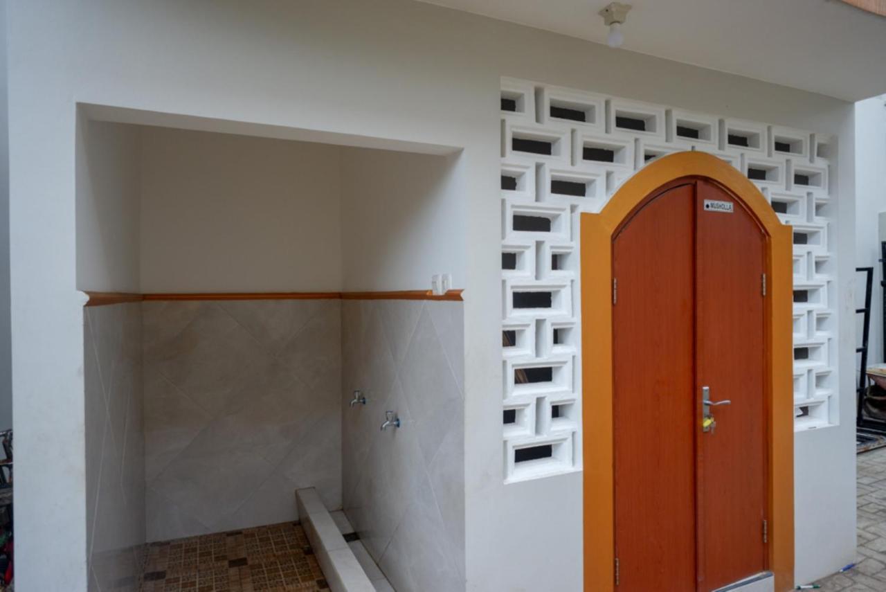 Отель Reddoorz Near Kampus Ump Purwokerto 2 Sumbang Экстерьер фото