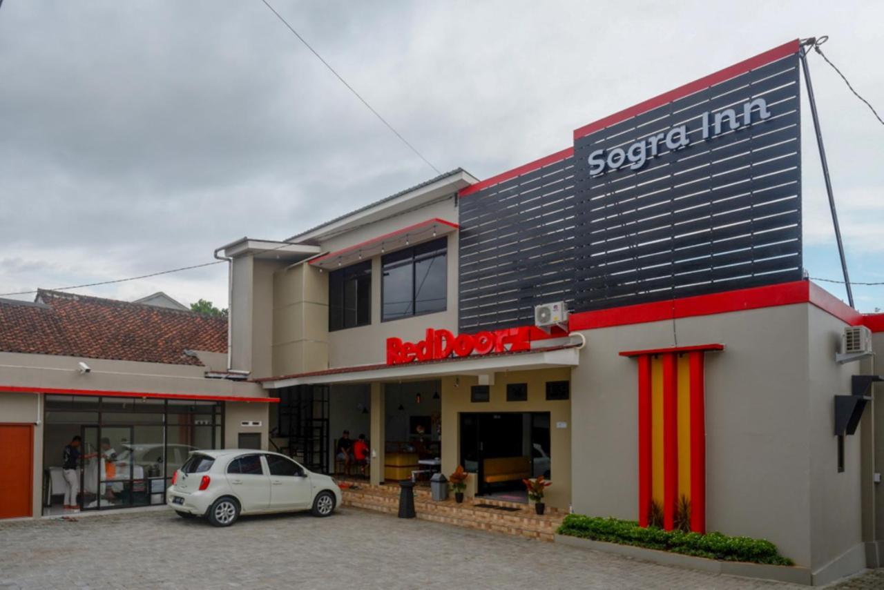 Отель Reddoorz Near Kampus Ump Purwokerto 2 Sumbang Экстерьер фото