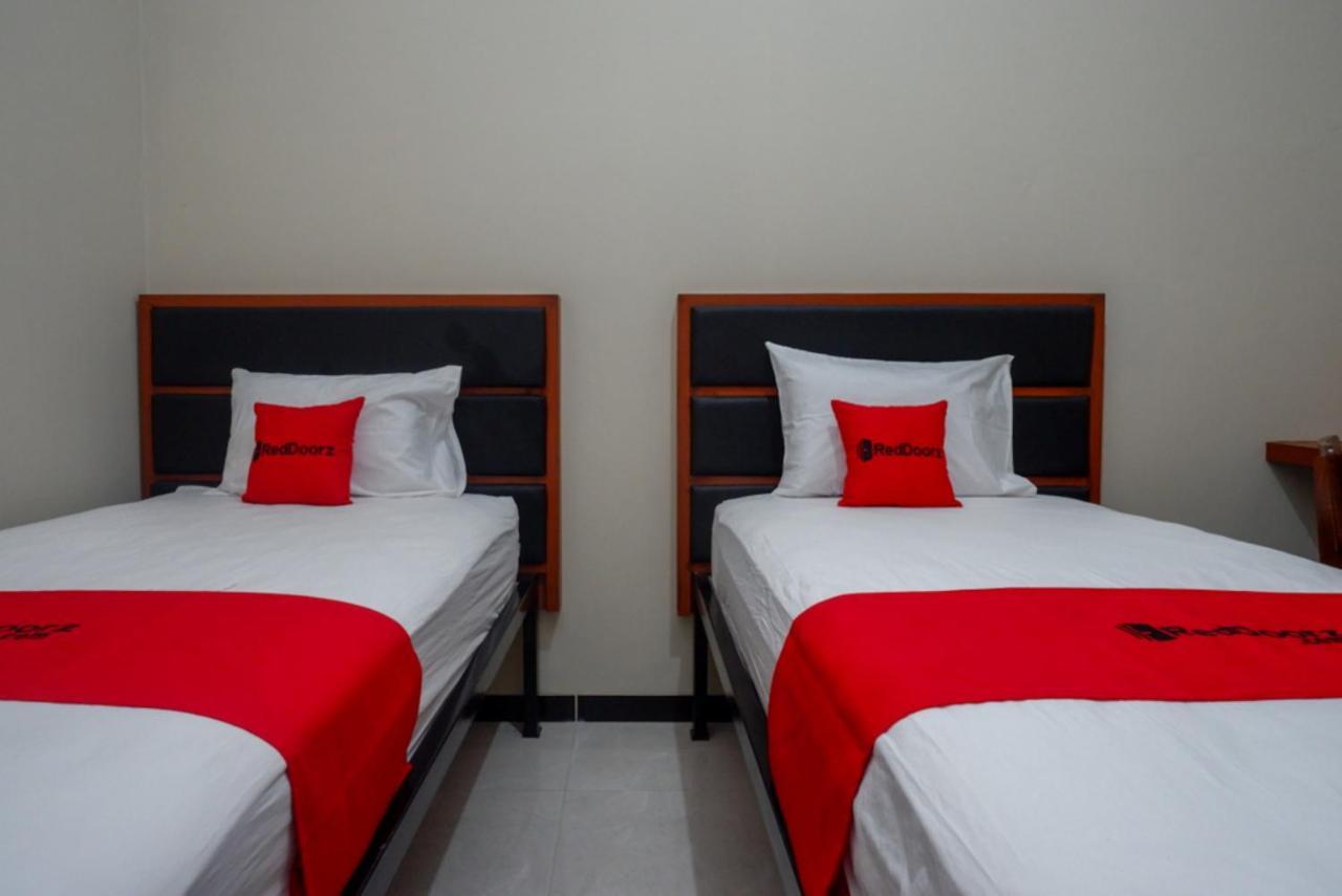 Отель Reddoorz Near Kampus Ump Purwokerto 2 Sumbang Экстерьер фото