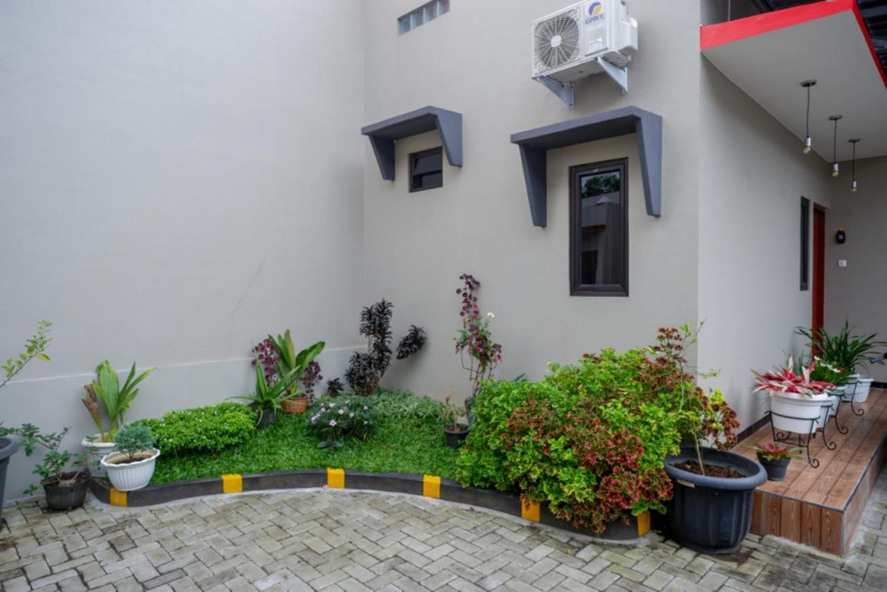 Отель Reddoorz Near Kampus Ump Purwokerto 2 Sumbang Экстерьер фото